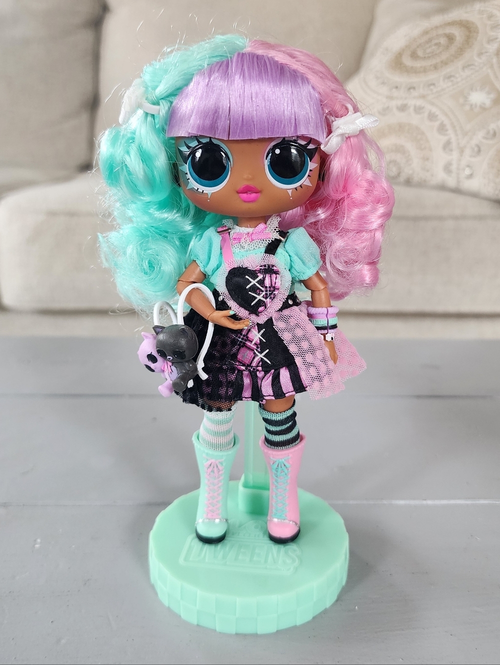 MGA LOL Surprise Tweens Masquerade Lexi Gurl Wonderland Doll